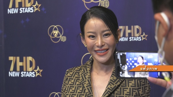 “หนิง ปณิตา” เคลียร์คำใบ้ “นางร้ายหน้าเหวี่ยงเก็บกระเป๋าออกจากบ้านสามี”   (มีคลิป) 