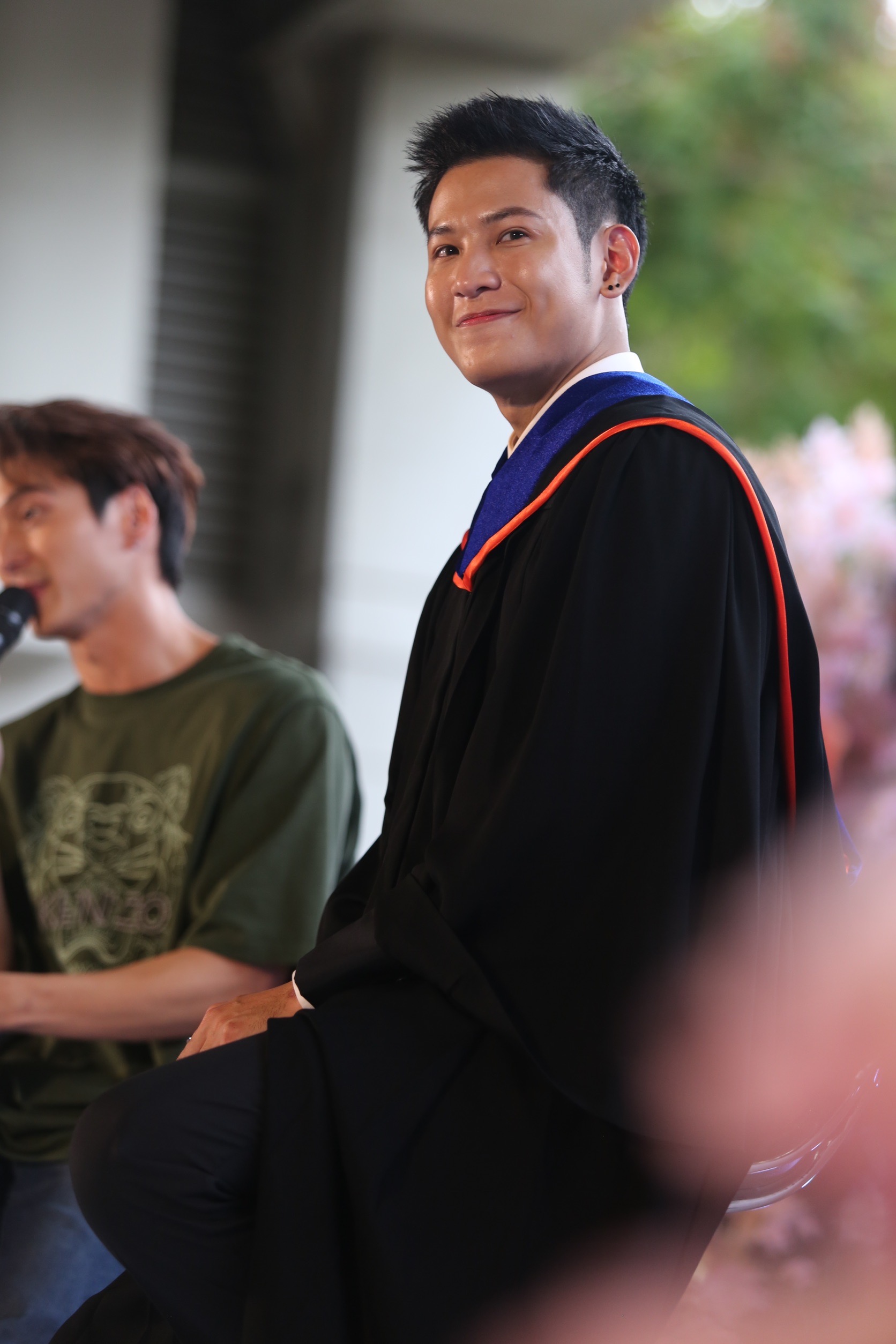 “สิงโต ปราชญา” ซ้อมใหญ่รับปริญญา ม.กรุงเทพ แฟนคลับร่วมยินดี “สิงโต ปราชญา” ซ้อมใหญ่รับปริญญา ม.กรุงเทพ แฟนคลับร่วมยินดี