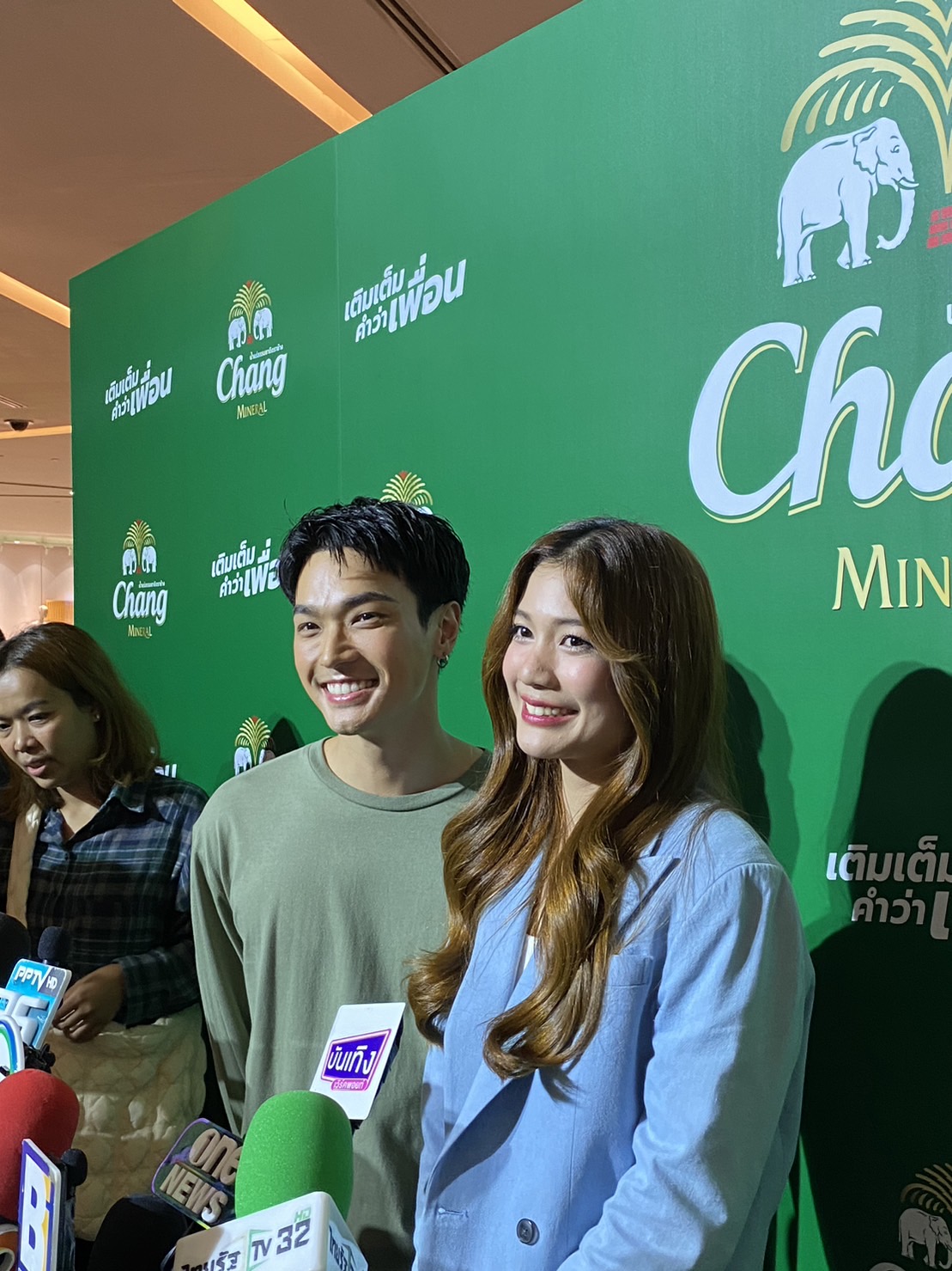 โอบ - มะปราง ออกงานอีเว้นท์ร่วมเฟรมกันครั้งแรก หลังยุติความสัมพันธ์