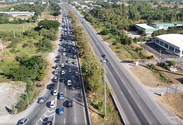 เช็กสภาพจราจรขาออกนอกกรุง ‘มิตรภาพ-เอเชีย’ รถแน่นคนแห่กลับบ้านปีใหม่