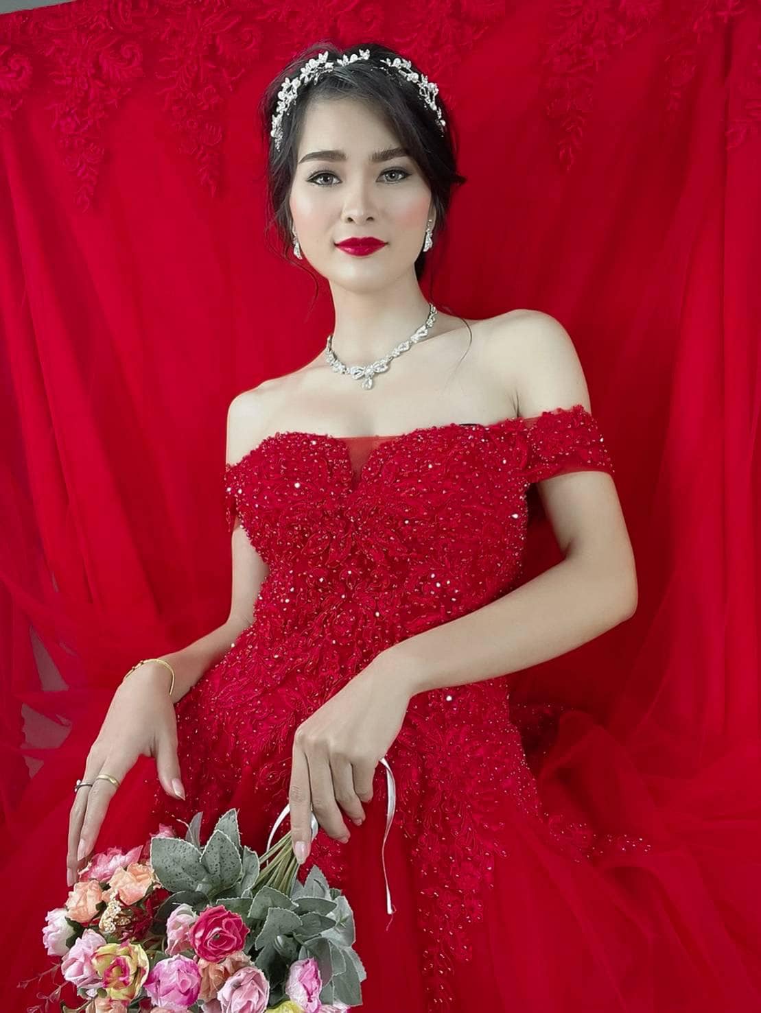 ทนาย เอ๋ มิรา ฟ้องแบ่งสินสมรสกว่า 20 ล้าน!! เตรียมกล่าวโทษคดีกระทำชำเราเด็ก