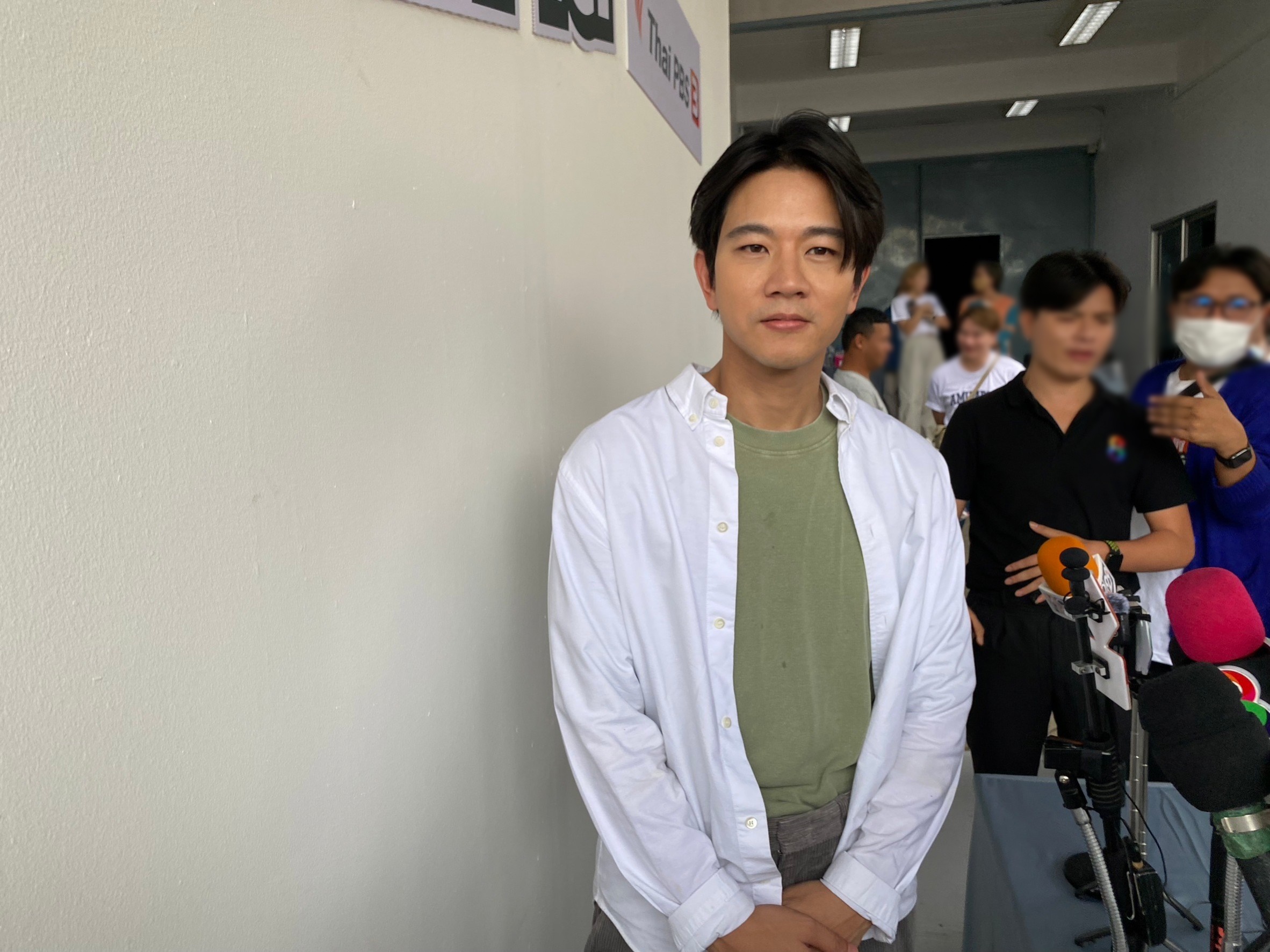 โทนี่ ลุยสร้างบ้านต่อหลังถูกโกง ไม่ดำเนินคดีเพราะ ภรรยาบอกให้ปล่อยวาง... โทนี่ ลุยสร้างบ้านต่อหลังถูกโกง ไม่ดำเนินคดีเพราะ ภรรยาบอกให้ปล่อยวาง...