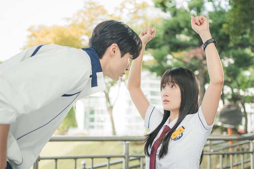 Lovely Runner เมื่อไอดอลที่รักจากโลกนี้ไปเธอจึงย้อนเวลากลับไปช่วย Lovely Runner เมื่อไอดอลที่รักจากโลกนี้ไปเธอจึงย้อนเวลากลับไปช่วย