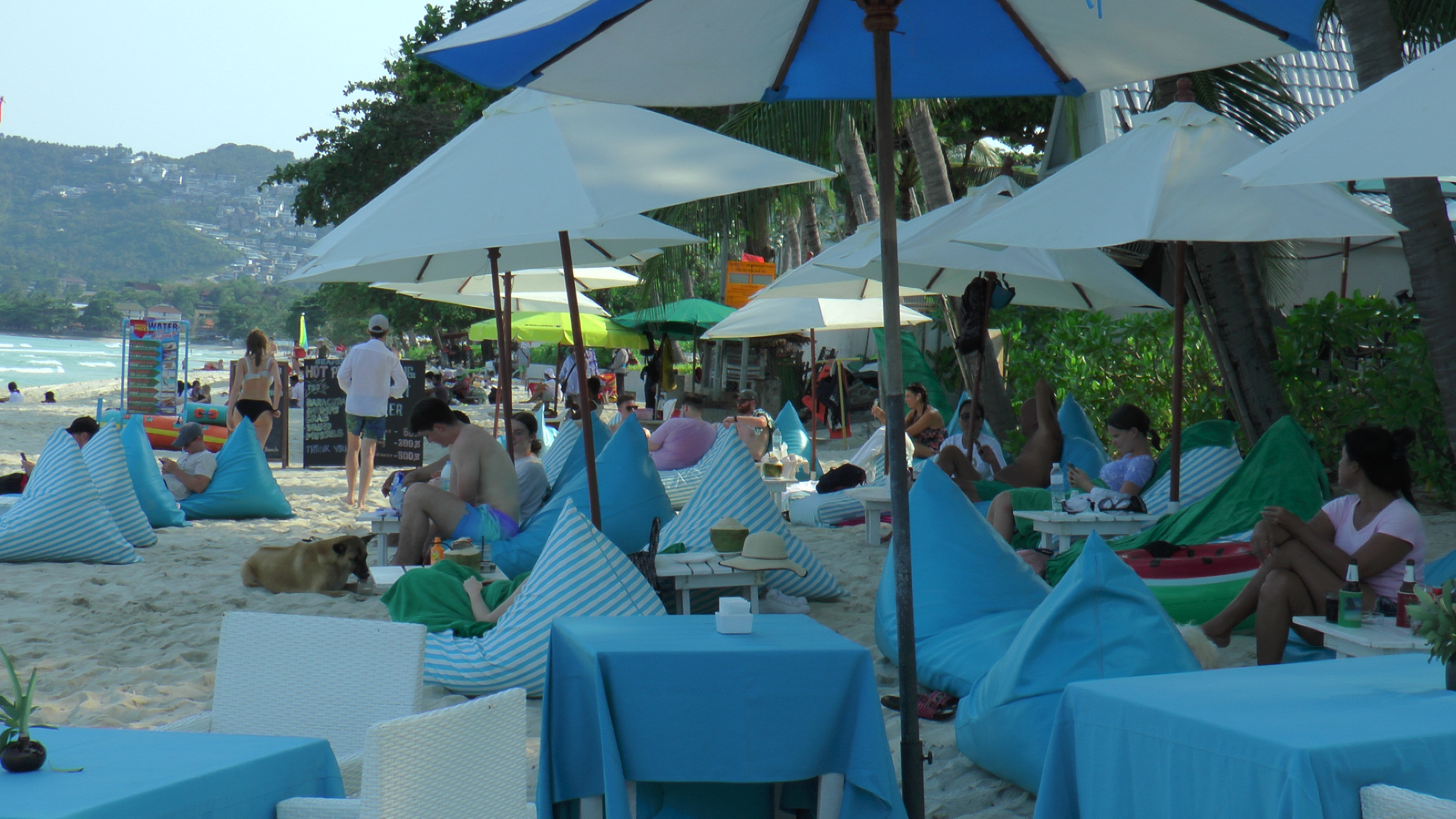 สงกรานต์ 2565 นักท่องเที่ยว แห่พักผ่อนที่เกาะสมุย สงกรานต์ 2565 นักท่องเที่ยว แห่พักผ่อนที่เกาะสมุย