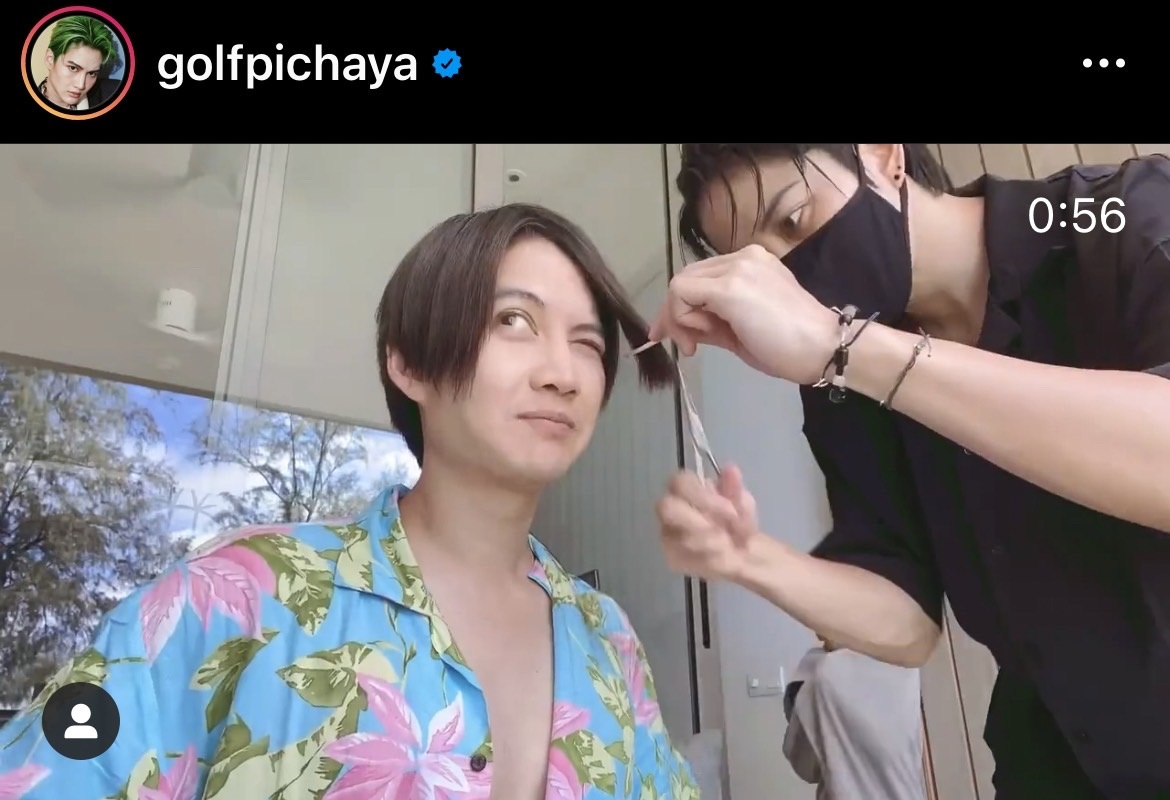 ฝีมือไม่ธรรมดา! ไมค์ โชว์สกิลตัดผม กอล์ฟ หล่อลุคเกาหลีมากๆๆ ฝีมือไม่ธรรมดา! ไมค์ โชว์สกิลตัดผม กอล์ฟ หล่อลุคเกาหลีมากๆๆ