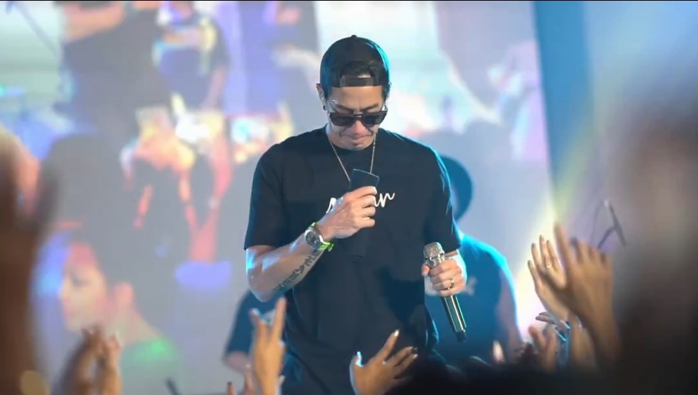 สุดเสียง เจ เจตริน ที่ต้องการเพียงจะลา มองหน้าเธออีกครั้ง สุดเสียง เจ เจตริน ที่ต้องการเพียงจะลา มองหน้าเธออีกครั้ง