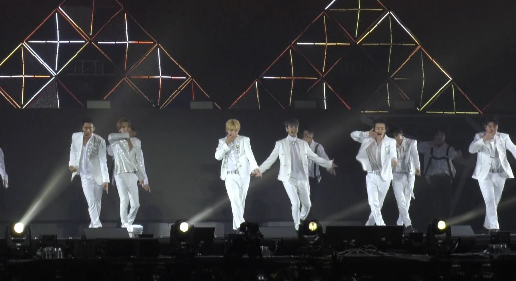 เอลฟ์ไทยแห่ต้อนรับ “SUPER JUNIOR” กรุ๊ปที่ 2 ลัดฟ้าถึงไทยสุดอบอุ่น    