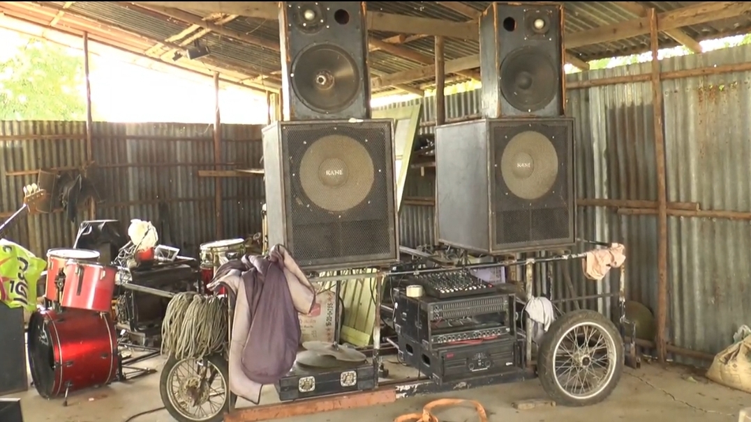 ไปต่อไม่ไหว! วงดนตรีชื่อดังโคราช ขายเครื่องมือหากิน ประทังชีวิต ไปต่อไม่ไหว! วงดนตรีชื่อดังโคราช ขายเครื่องมือหากิน ประทังชีวิต