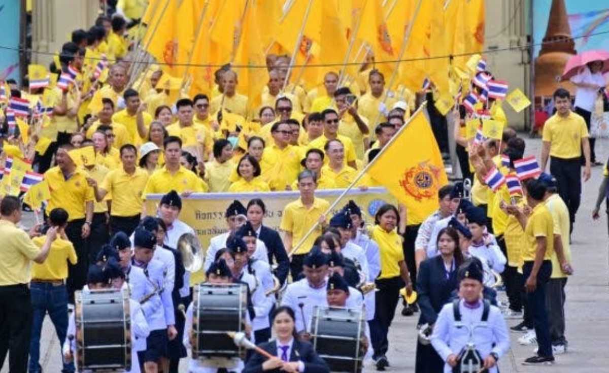 ยิ่งใหญ่-สมพระเกียรติ ปชช.แห่ชมพระราชพิธี 6 รอบ