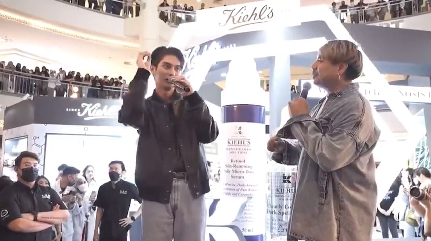 หล่อห้างแตก!! ‘ไบร์ท วชิรวิชญ์’ ลัดฟ้าเสิร์ฟฟินสบตาแฟนๆ ที่มาเลเซีย หล่อห้างแตก!! ‘ไบร์ท วชิรวิชญ์’ ลัดฟ้าเสิร์ฟฟินสบตาแฟนๆ ที่มาเลเซีย