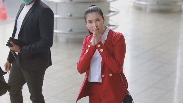 “แอนนี่ บรู๊ค” ปกป้องลูกชายฟ้องเกรียนคีย์บอร์ด เรียก 5 แสน  (มีคลิป)