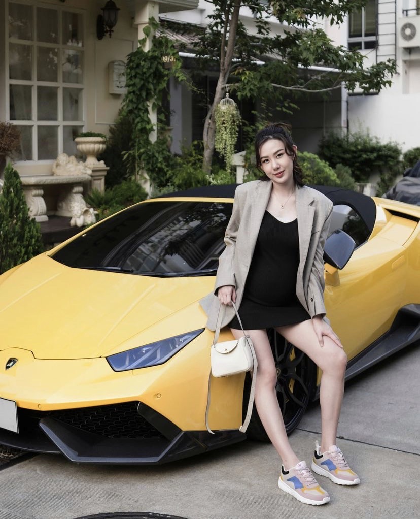 อบอุ่น น่ารัก เชอรีน ณัฐจารี อวดท้องโตถ่ายพรีเวดดิ้ง รวบภาพครอบครัว อบอุ่น น่ารัก เชอรีน ณัฐจารี อวดท้องโตถ่ายพรีเวดดิ้ง รวบภาพครอบครัว