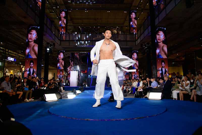 “MODEL CHALLENGE” “หนุ่มสาวซูปร้า” เดินแบบสับจนรันเวย์ลุกเป็นไฟ “MODEL CHALLENGE” “หนุ่มสาวซูปร้า” เดินแบบสับจนรันเวย์ลุกเป็นไฟ