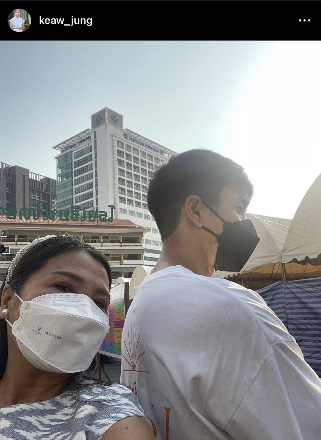 ส่องภาพ คนบันเทิง” เข้าคูหาใช้สิทธิเลือกตั้งล่วงหน้าปี 2566  