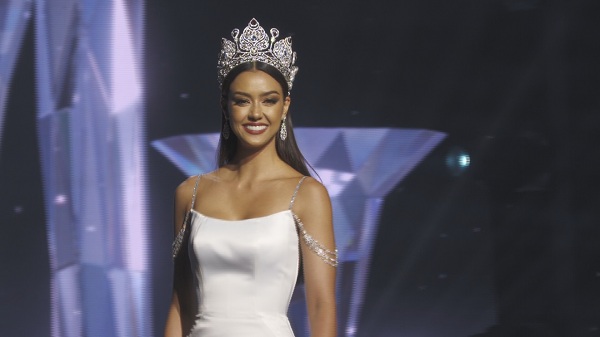 อแมนด้า-พรฟ้า เผยความรู้สึกทำหน้าที่คืนสุดท้าย (มีคลิป) 