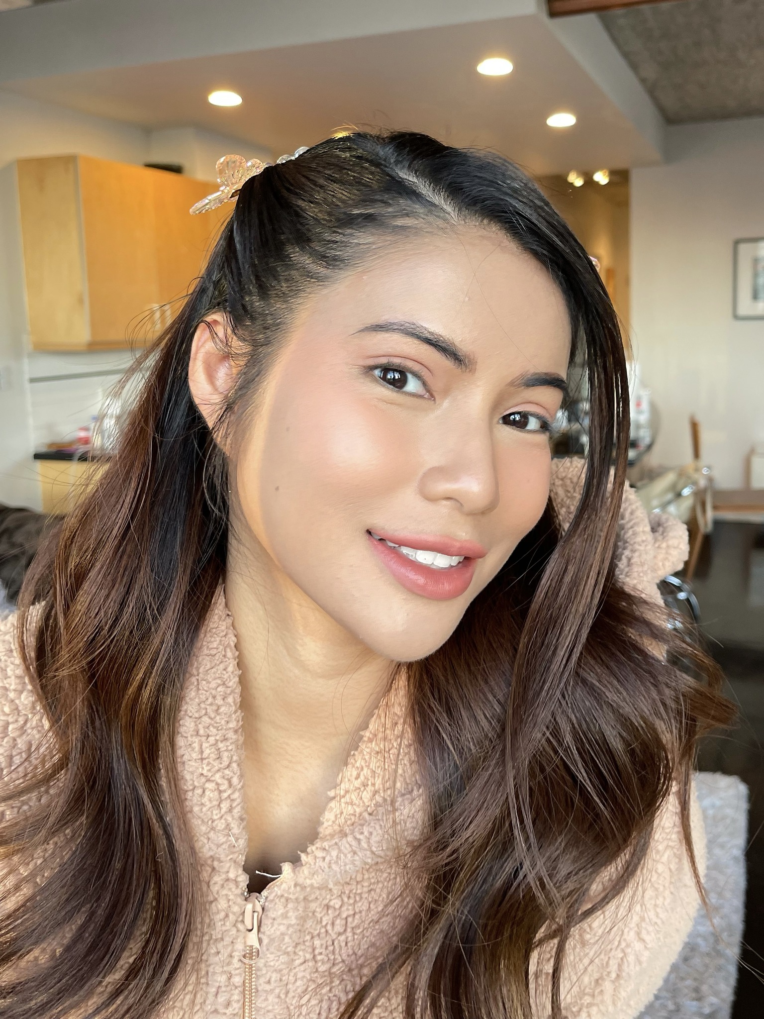 สูญทรัพย์หลายแสนบาท อายตา บิวตี้บล็อกเกอร์ดังแจ้งความเอาผิดแม่บ้าน สูญทรัพย์หลายแสนบาท อายตา บิวตี้บล็อกเกอร์ดังแจ้งความเอาผิดแม่บ้าน