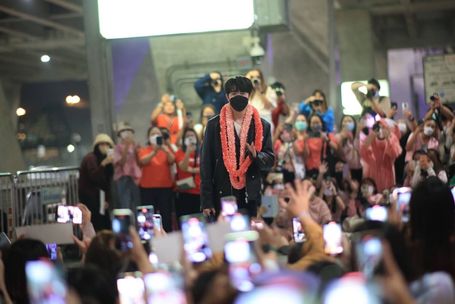แพทริค INTO1 กลับไทยในรอบ 2 ปี แฟนคลับต้อนรับแน่น ด้วยความคิดถึง