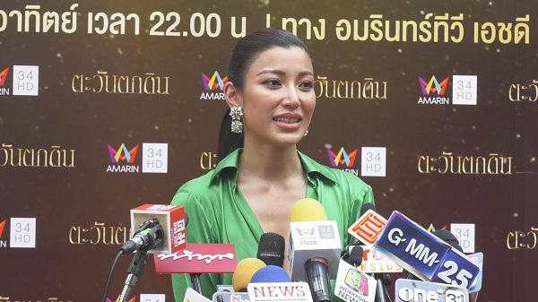 เอมมี่ มรกต รับอิ่มตัว ประกาศเลิกเล่นละคร ยันไม่ได้อำลาวงกร (มีคลิป) เอมมี่ มรกต รับอิ่มตัว ประกาศเลิกเล่นละคร ยันไม่ได้อำลาวงกร (มีคลิป)