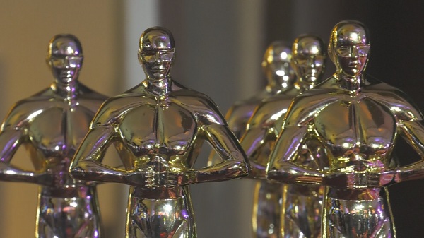 สีสันพรมแดงงาน Oscars Party Colourfool Night  (มีคลิป)