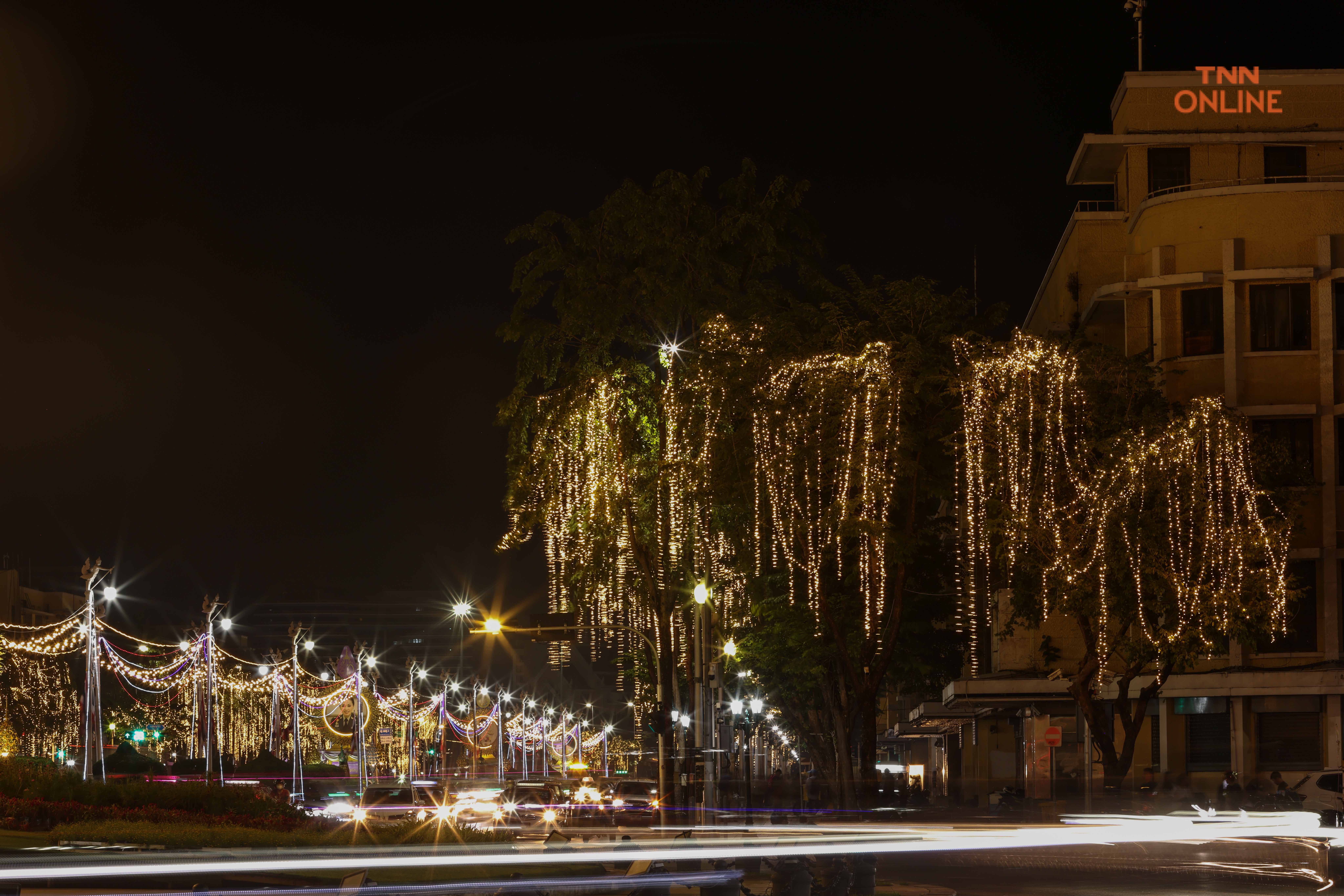 ชวนชมไปยามค่ำคืน สว่างไสวตลอด 2 ข้างทางบนถนนราชดำเนิน ชวนชมไปยามค่ำคืน สว่างไสวตลอด 2 ข้างทางบนถนนราชดำเนิน