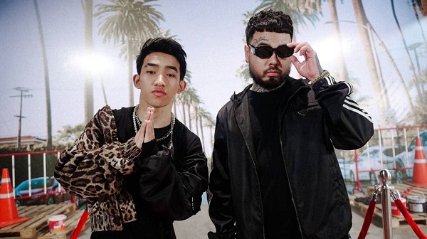 IRONBOY แร็ปเปอร์สุดคูล คว้า URBOYTJ ร่วมแจมในเพลงใหม่ (มีคลิป) IRONBOY แร็ปเปอร์สุดคูล คว้า URBOYTJ ร่วมแจมในเพลงใหม่ (มีคลิป)