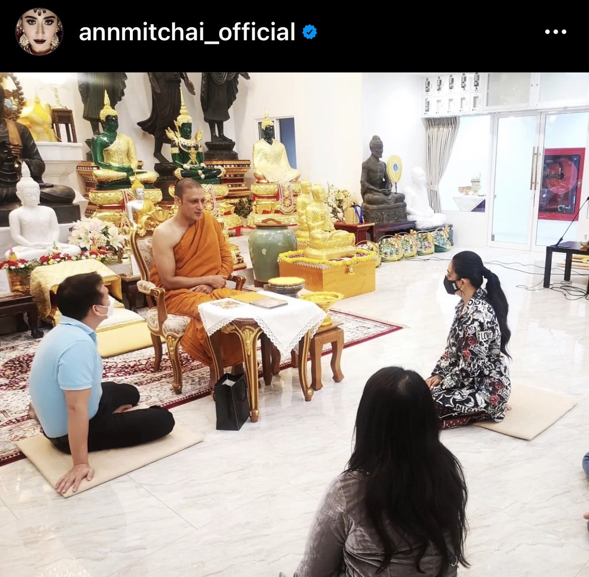 แอน มิตรชัย เผยภาพมีโอกาสถวายเพล พระกากัน มาลิค 