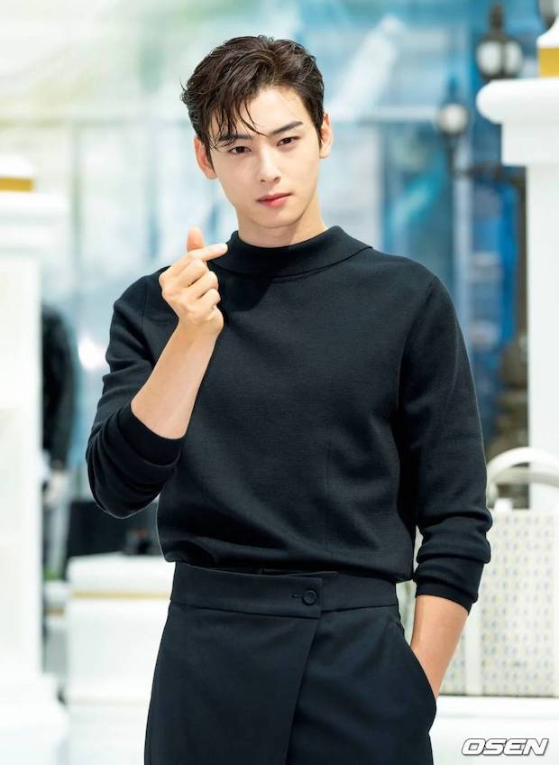 ‘ชาอึนอู’ หล่อออร่ามาเต็ม!! สุดวิ้งค์ก่อนลัดฟ้าจัดแฟนมีตไทย 30 ก.ค.นี้ (มีคลิป)