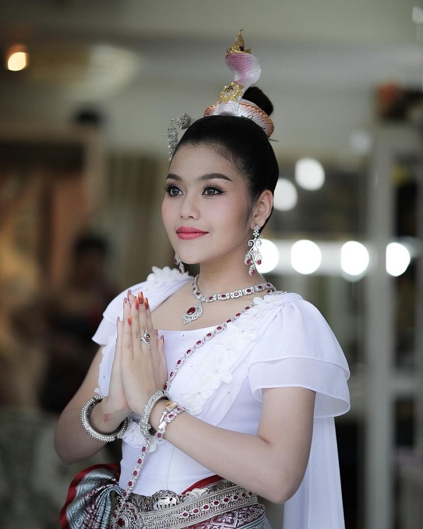 ธัญญ่า อาร์สยาม เล่าวินาที รำถวายฝากตัวเป็นลูกสาวพญานาค (มีคลิป) ธัญญ่า อาร์สยาม เล่าวินาที รำถวายฝากตัวเป็นลูกสาวพญานาค (มีคลิป)