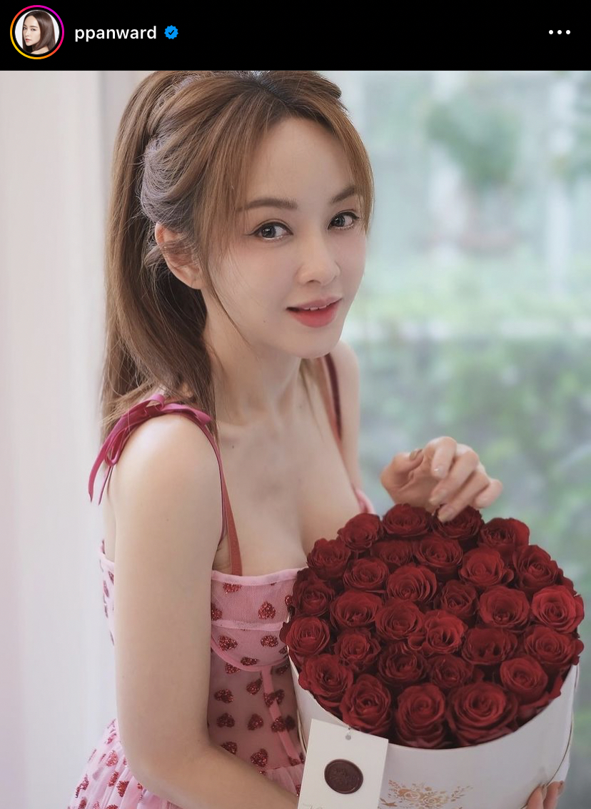 อาทิตย์ ริว น้ำตาคลอ เป้ย ปานวาด มอบของช่วยเหลือเพื่อให้นำไปขายต่อ