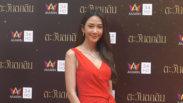 ยุ้ย จีรนันท์ ขอบคุณ แม่หญิงลี ที่ชอบผลงาน เล็งมีทายาทปีหน้า (มีคลิป) ยุ้ย จีรนันท์ ขอบคุณ แม่หญิงลี ที่ชอบผลงาน เล็งมีทายาทปีหน้า (มีคลิป)