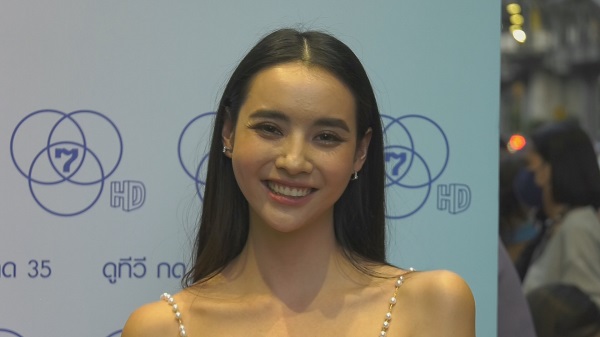  “มุกดา นรินทร์รักษ์” ถูกแซวหนักหลังโพสต์ภาพสวมชุดบิกินี  (มีคลิป)