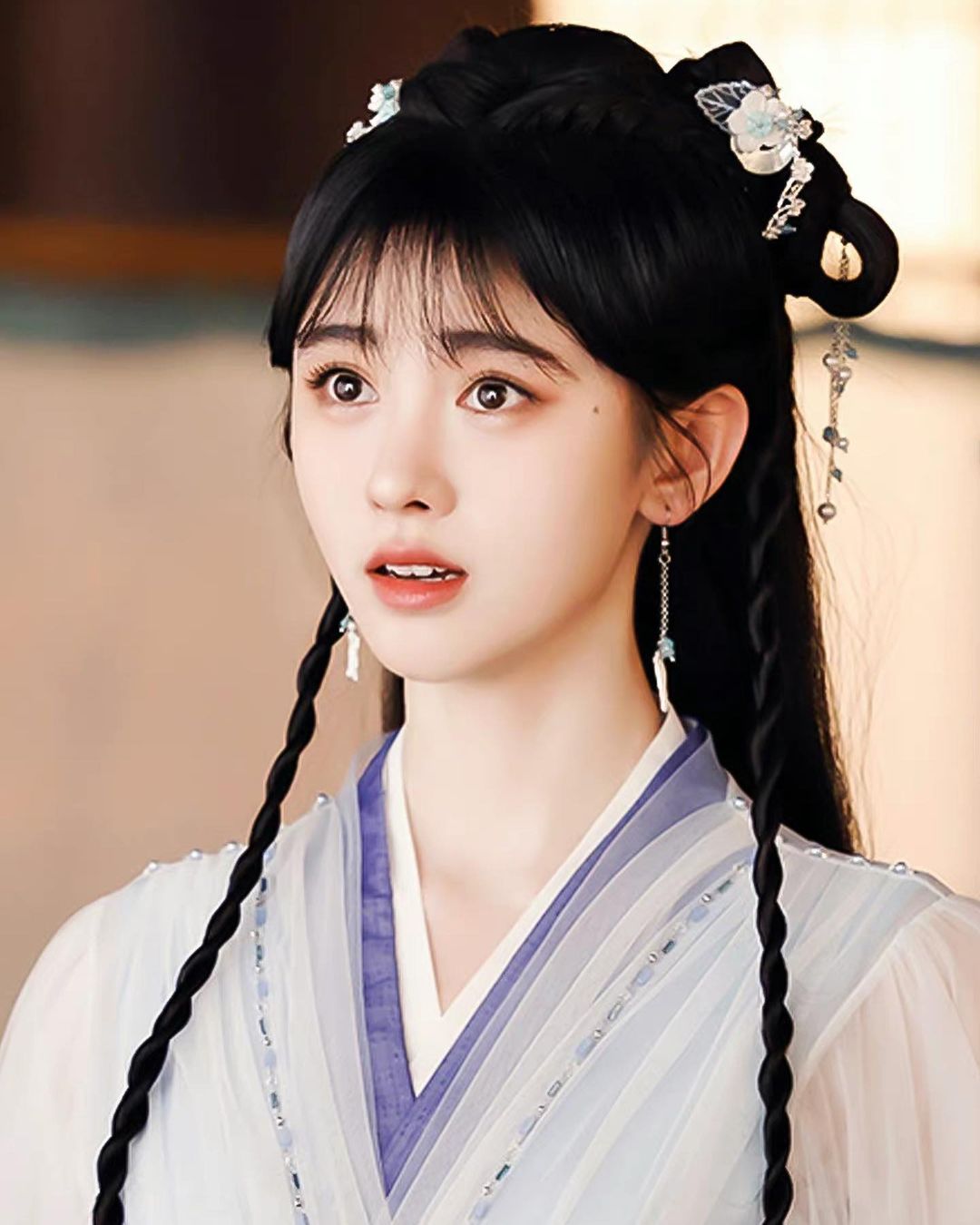 หนุ่มไทยใจละลาย!! ‘จวีจิ้งอี’ นางเอกจีน ‘ตำนานรักนางพญางูขาว’ ลัดฟ้าเที่ยวไทย