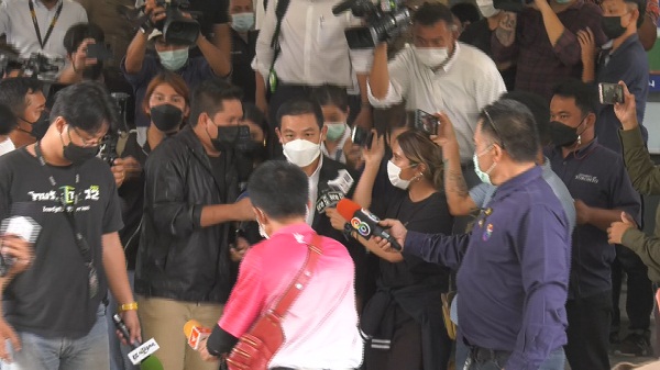 อัยการเลื่อนนัดฟังคำสั่งฟ้อง 6 ผู้ต้องหาคดีแตงโม ปลายเดือน มิ.ย.นี้   (มีคลิป)