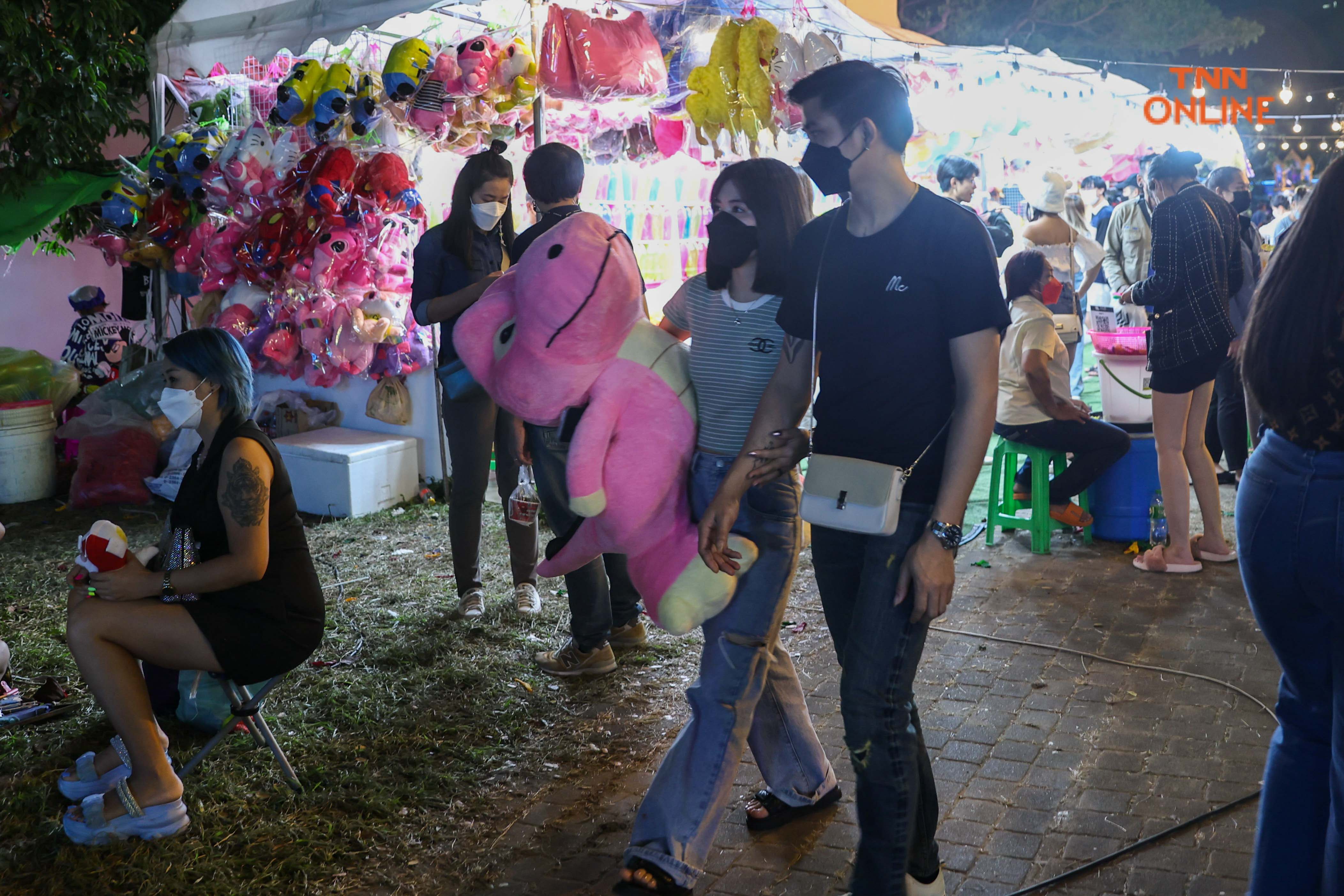 เที่ยว ช้อป กาชาด 2565 ประชาชนทยอยเข้าร่วมงานแน่นสวนลุมพินี เที่ยว ช้อป กาชาด 2565 ประชาชนทยอยเข้าร่วมงานแน่นสวนลุมพินี