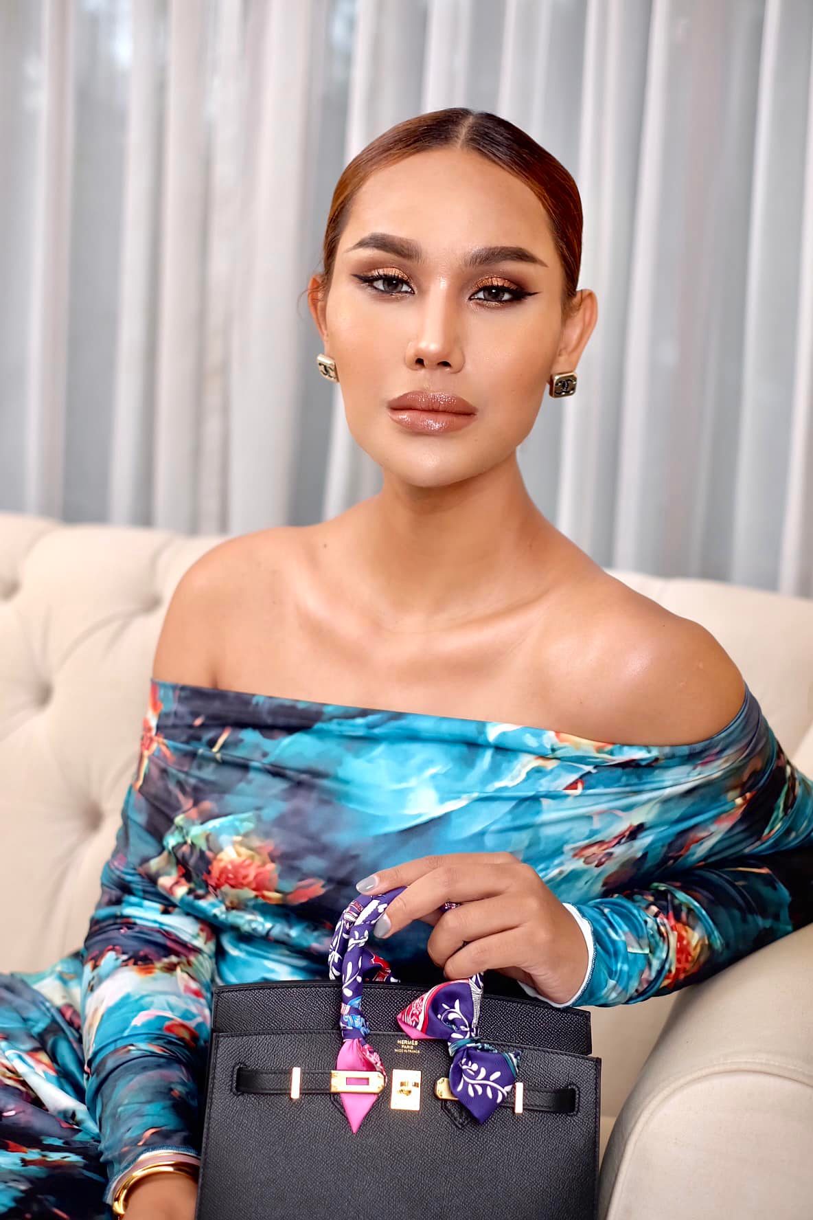 แอนนา ลั่น! กลับไทยจะพูดทุกอย่าง หลังโดนหมายจับ คดีหวยทิพย์ แอนนา ลั่น! กลับไทยจะพูดทุกอย่าง หลังโดนหมายจับ คดีหวยทิพย์