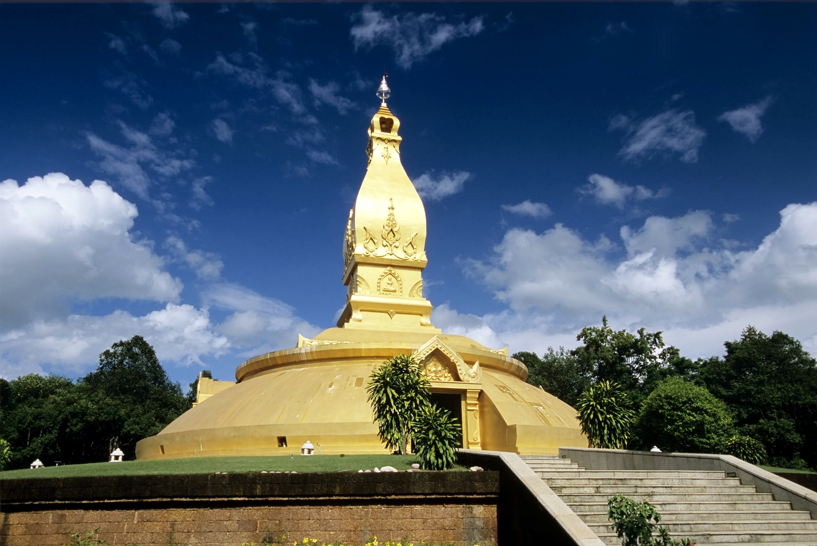 ไหว้พระ 9 วัด “อุบลราชธานี” 2566 เยือนถิ่นดอกบัวงาม สักการะพระเจ้าใหญ่อินทร์แปง ไหว้พระ 9 วัด “อุบลราชธานี” 2566 เยือนถิ่นดอกบัวงาม สักการะพระเจ้าใหญ่อินทร์แปง