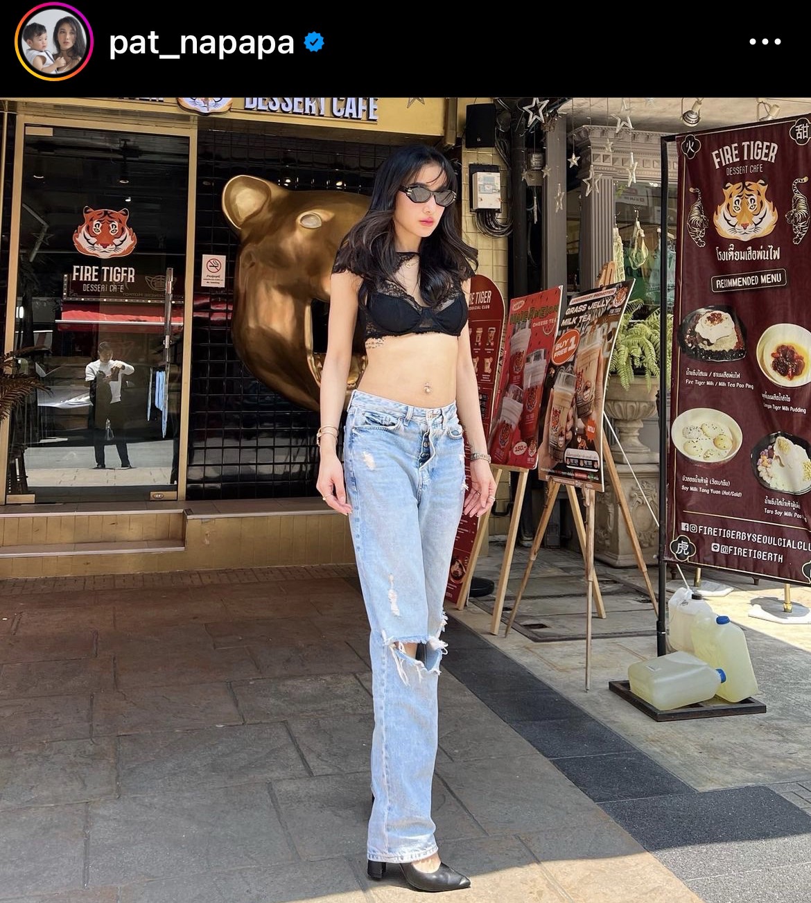 แพท ณปภา โพสต์ภาพเซ็กซี่ ชาวเน็ตหลุดโฟกัส หนุ่มในกระจก!! 