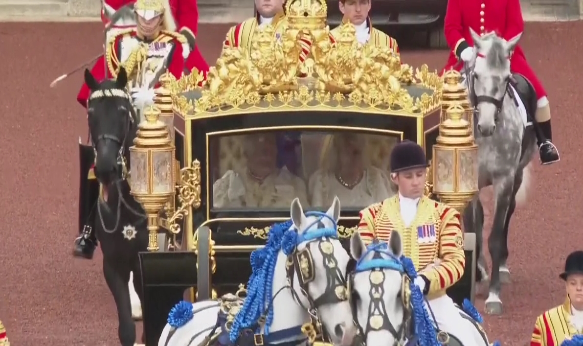  บรรยากาศพระราชพิธีบรมราชาภิเษก “สมเด็จพระเจ้าชาลส์ที่ 3” [มีคลิป] 
