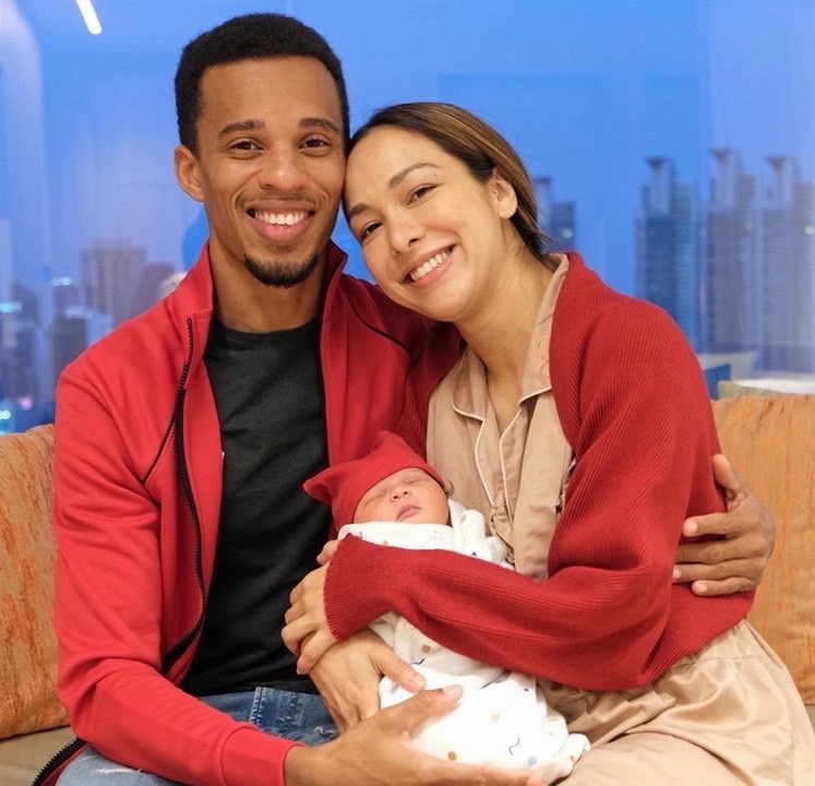 ความสุขเปี่ยมล้น! ซาร่า นลิน เผยความรู้สึกแรกหลังได้เจอหน้าลูก ความสุขเปี่ยมล้น! ซาร่า นลิน เผยความรู้สึกแรกหลังได้เจอหน้าลูก