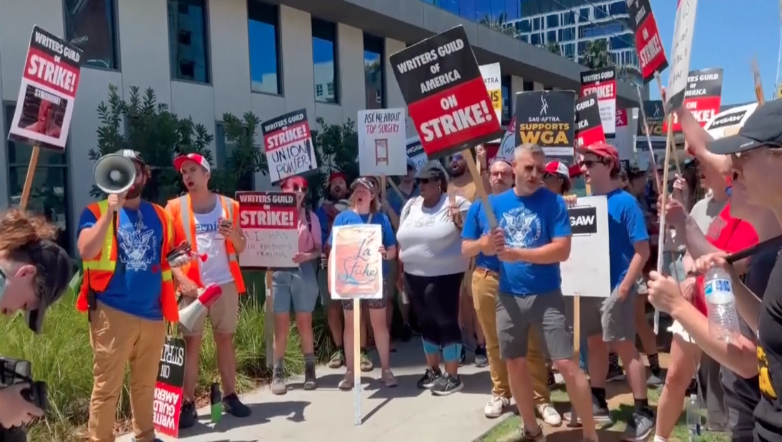 ดาราวอล์กเอาท์!! งานเปิดตัวหนัง Oppenheimer หลังมติหยุดงานประท้วง ฮอลลีวูดป่วนหนัก