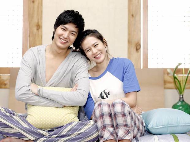 แห่แซว ‘อีมินโฮ’!! ยังโสดอยู่อีก หลังนางเอกคู่ขวัญหนีไปแต่งงานแล้ว 2 คน แห่แซว ‘อีมินโฮ’!! ยังโสดอยู่อีก หลังนางเอกคู่ขวัญหนีไปแต่งงานแล้ว 2 คน