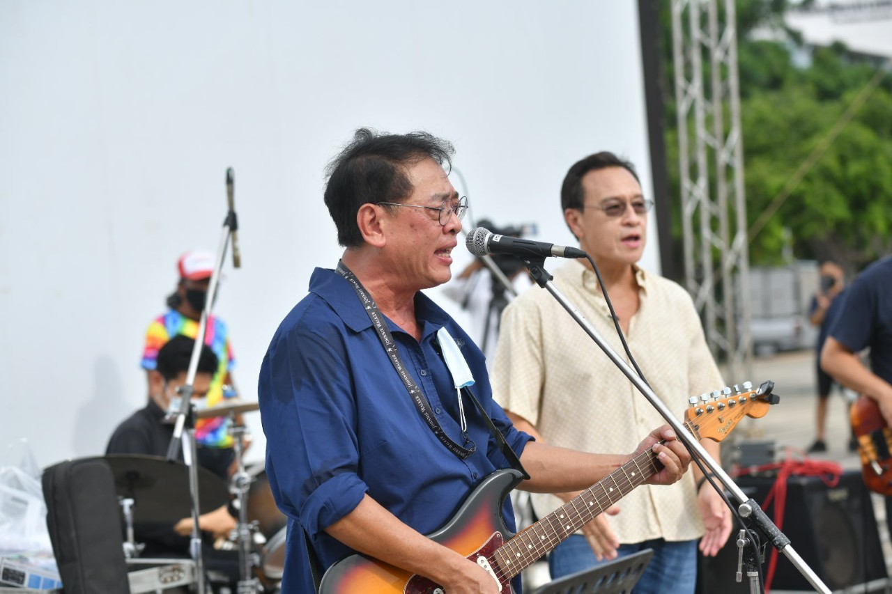 บรรยากาศ กรุงเทพฯกลางแปลง วันแรกคึกคัก ติ๊ก เจษฎาภรณ์ โผล่เซอร์ไพรส์ร่วมงาน