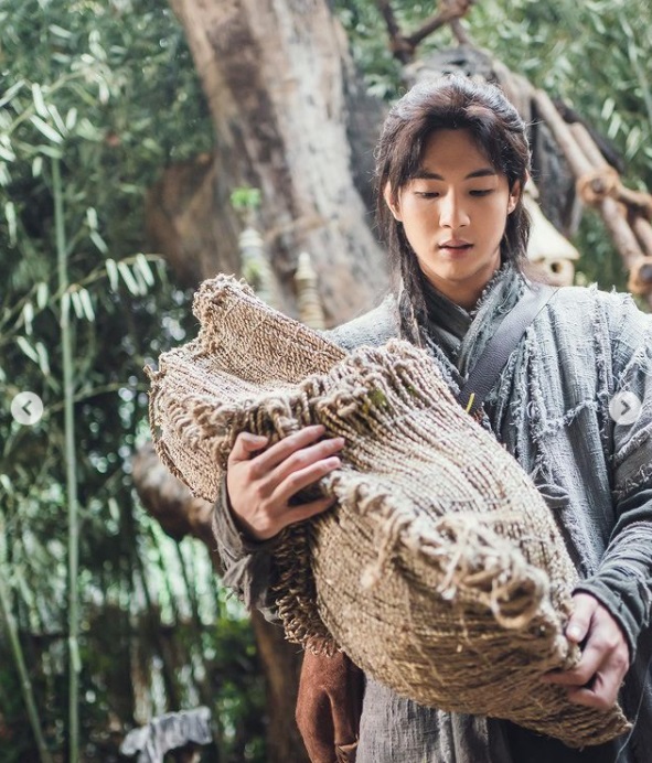 ทีมสร้างละครฟ้อง KeyEast ต้นสังกัดนักแสดงหนุ่ม 'จีซู' เพื่อเรียกร้องค่าเสียหาย