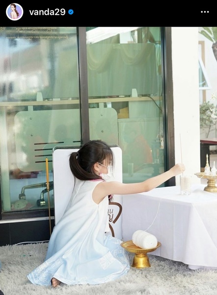 โบว์ แวนด้า และน้องมะลิ ทำบุญ 6 ปี การจากไปของ “ปอ ทฤษฎี” โบว์ แวนด้า และน้องมะลิ ทำบุญ 6 ปี การจากไปของ “ปอ ทฤษฎี”