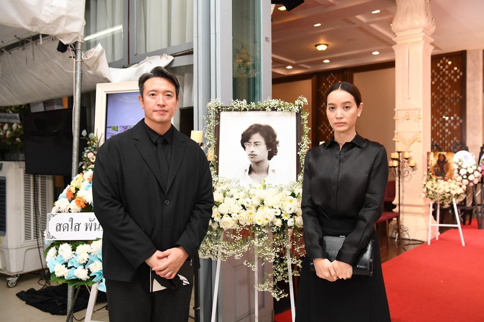 บรรยากาศพิธีสวดอภิธรรม หม่อมหลวงพันธุ์เทวนพ เทวกุล คืนที่สอง บรรยากาศพิธีสวดอภิธรรม หม่อมหลวงพันธุ์เทวนพ เทวกุล คืนที่สอง