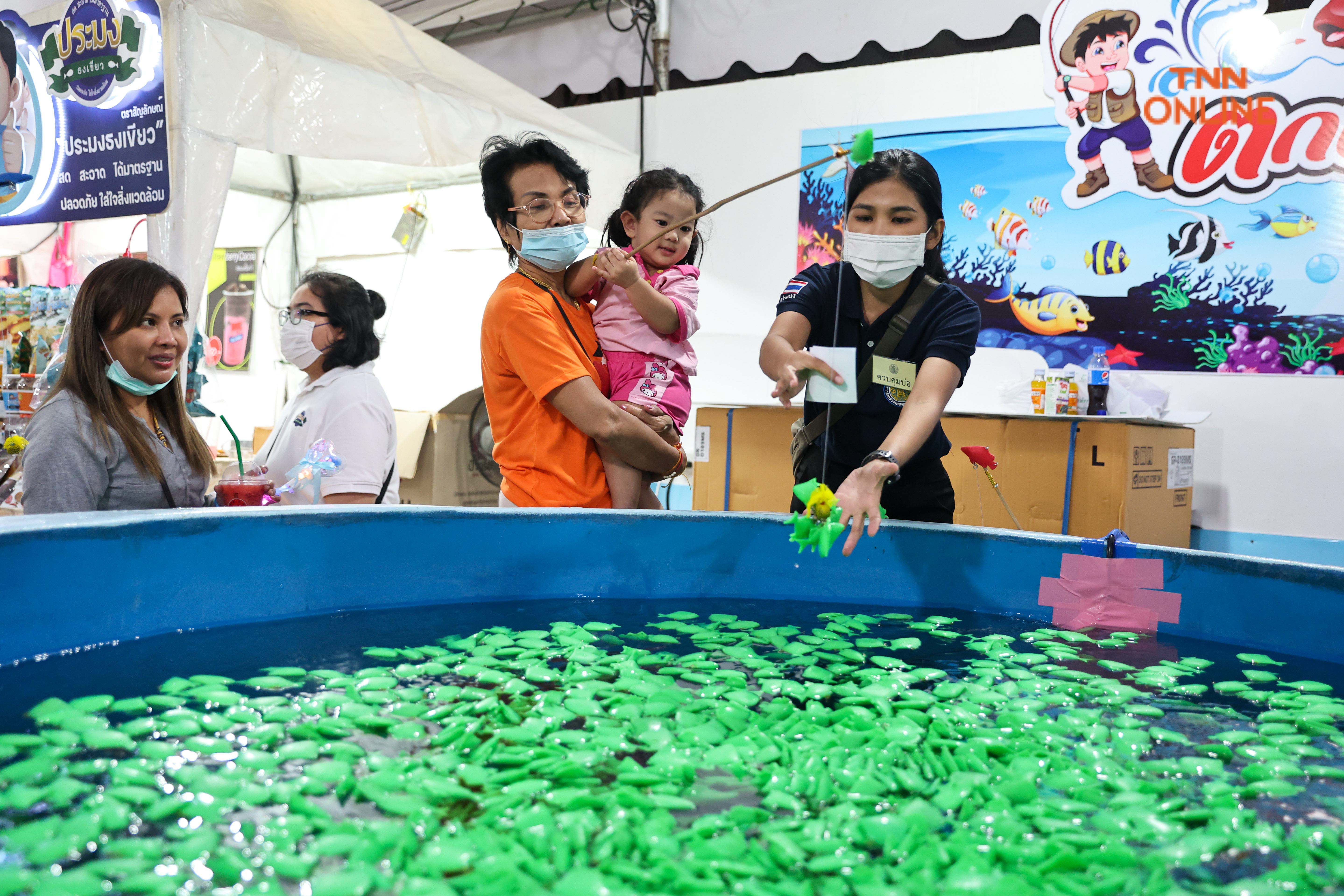 เที่ยว ช้อป กาชาด 2565 ประชาชนทยอยเข้าร่วมงานแน่นสวนลุมพินี เที่ยว ช้อป กาชาด 2565 ประชาชนทยอยเข้าร่วมงานแน่นสวนลุมพินี