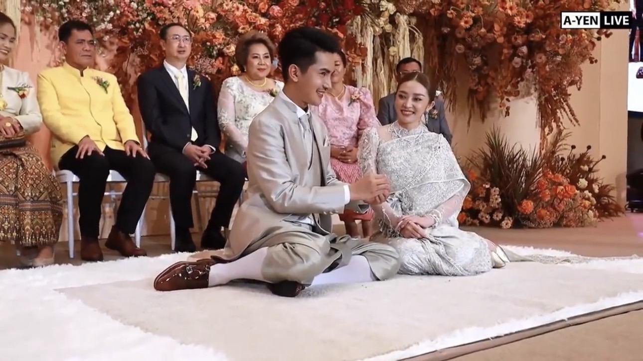 เริ่มต้นชีวิตคู่ บอย ศิริชัย ควง แอน อรดี เข้าพิธีวิวาห์สุดอบอุ่น สินสอดนับล้าน!