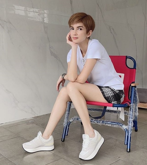 “โบว์ แวนด้า” เดือดตัดผม ไม่ได้ตัดขาด (มีคลิป) “โบว์ แวนด้า” เดือดตัดผม ไม่ได้ตัดขาด (มีคลิป)