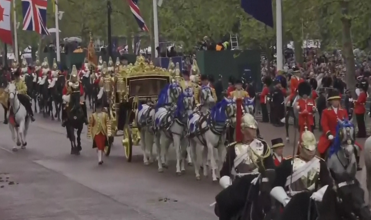  บรรยากาศพระราชพิธีบรมราชาภิเษก “สมเด็จพระเจ้าชาลส์ที่ 3” [มีคลิป] 