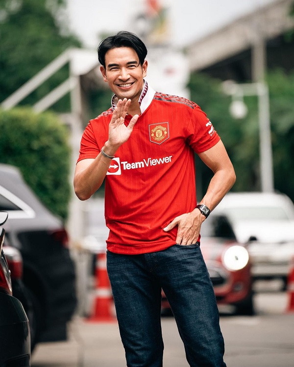 “เกรท วรินทร” ลุ้น แมนยูฯคว้าแชมป์ - TrueVisions จัดกิจกรรม  RED WAR (มีคลิป)